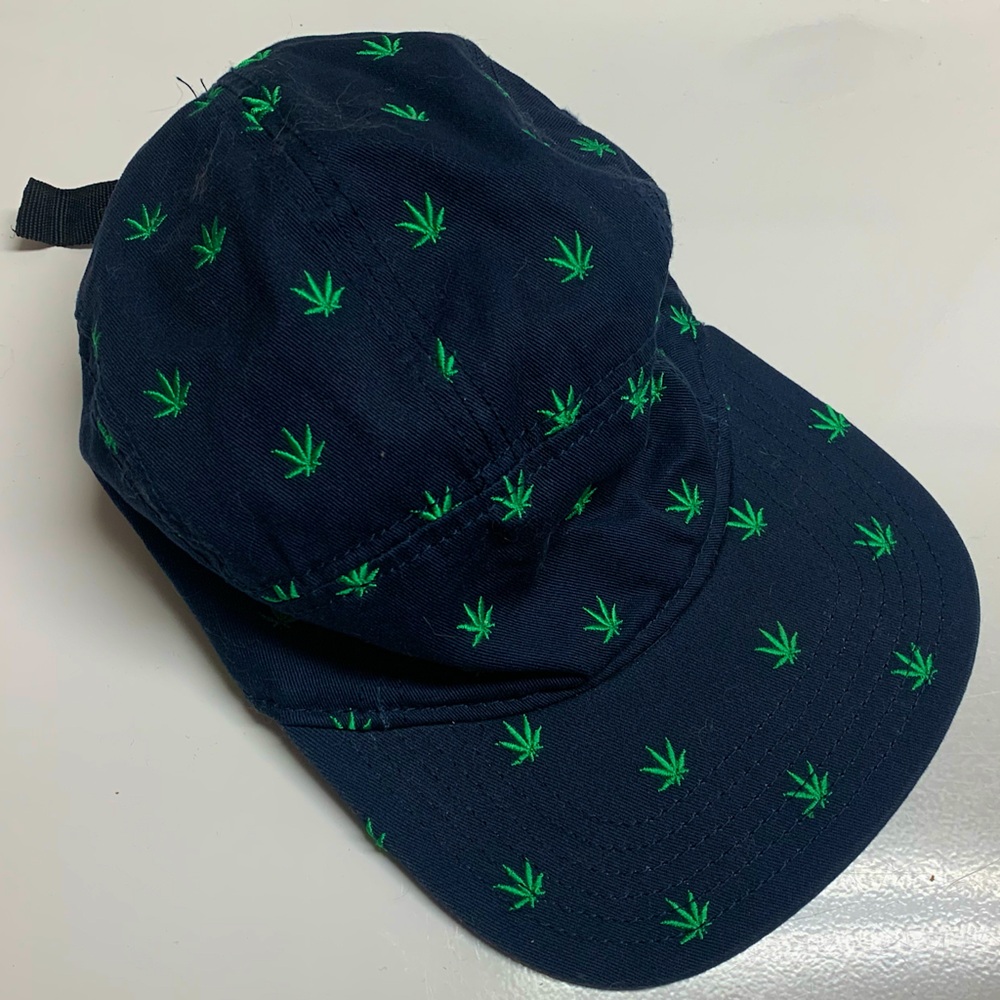 Pot Leaf duck bill cap adjustable